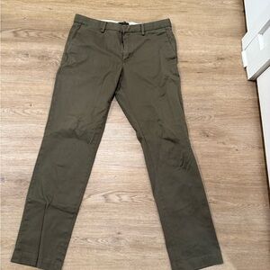 Banana Republic Men's Khaki Chinos aiden slim fit